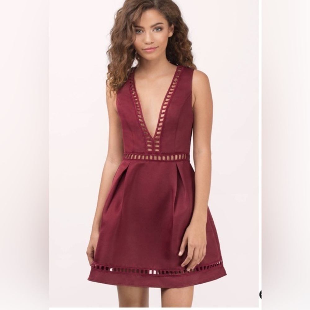 NWT Gorgeous Tobi Burgundy Deep Vneck Dress with Cut Out Lattice Detail